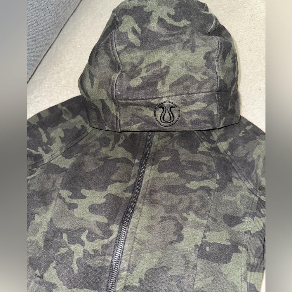 Army Lululemon Zip Arm